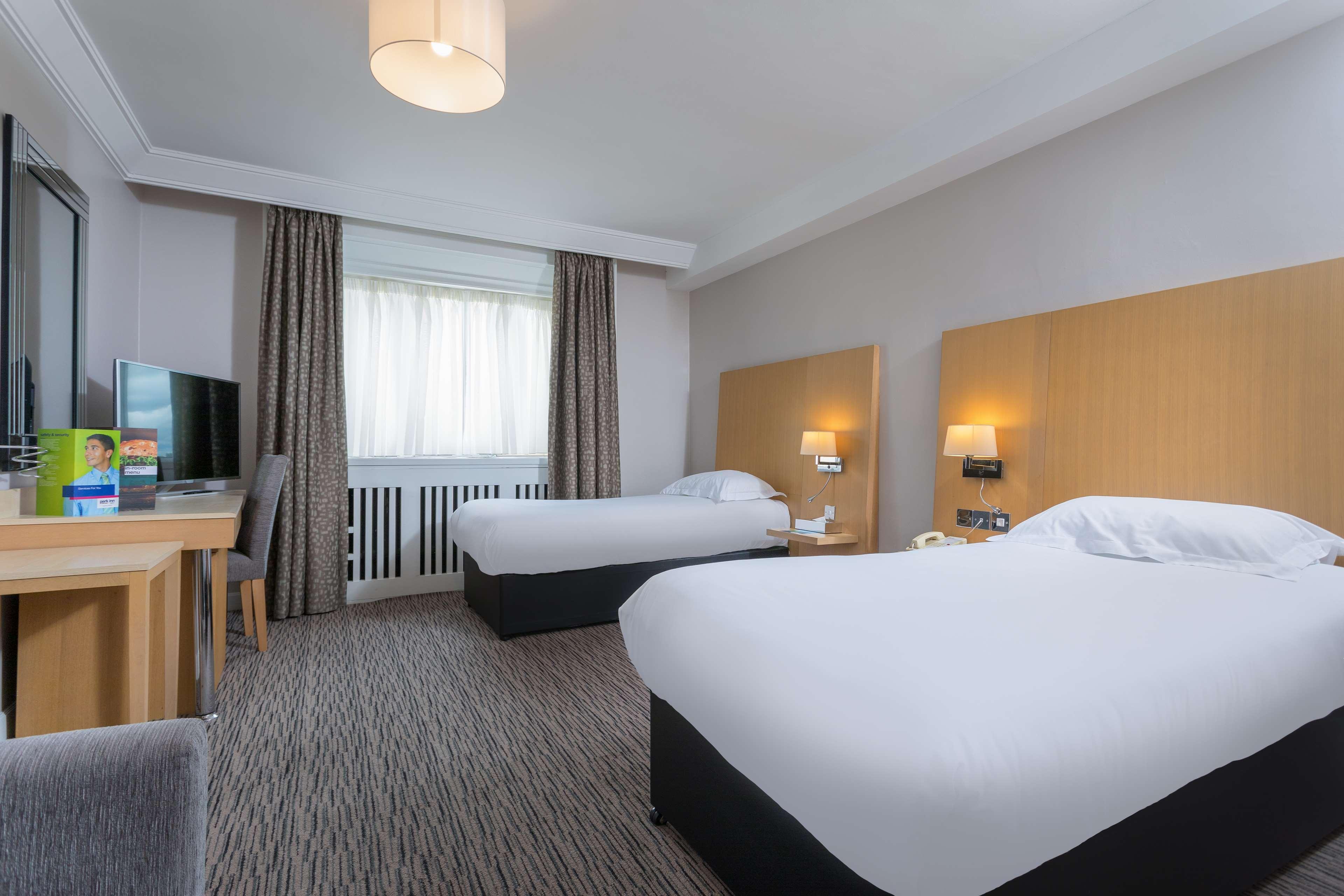 Park Inn By Radisson Shannon Airport ภายนอก รูปภาพ