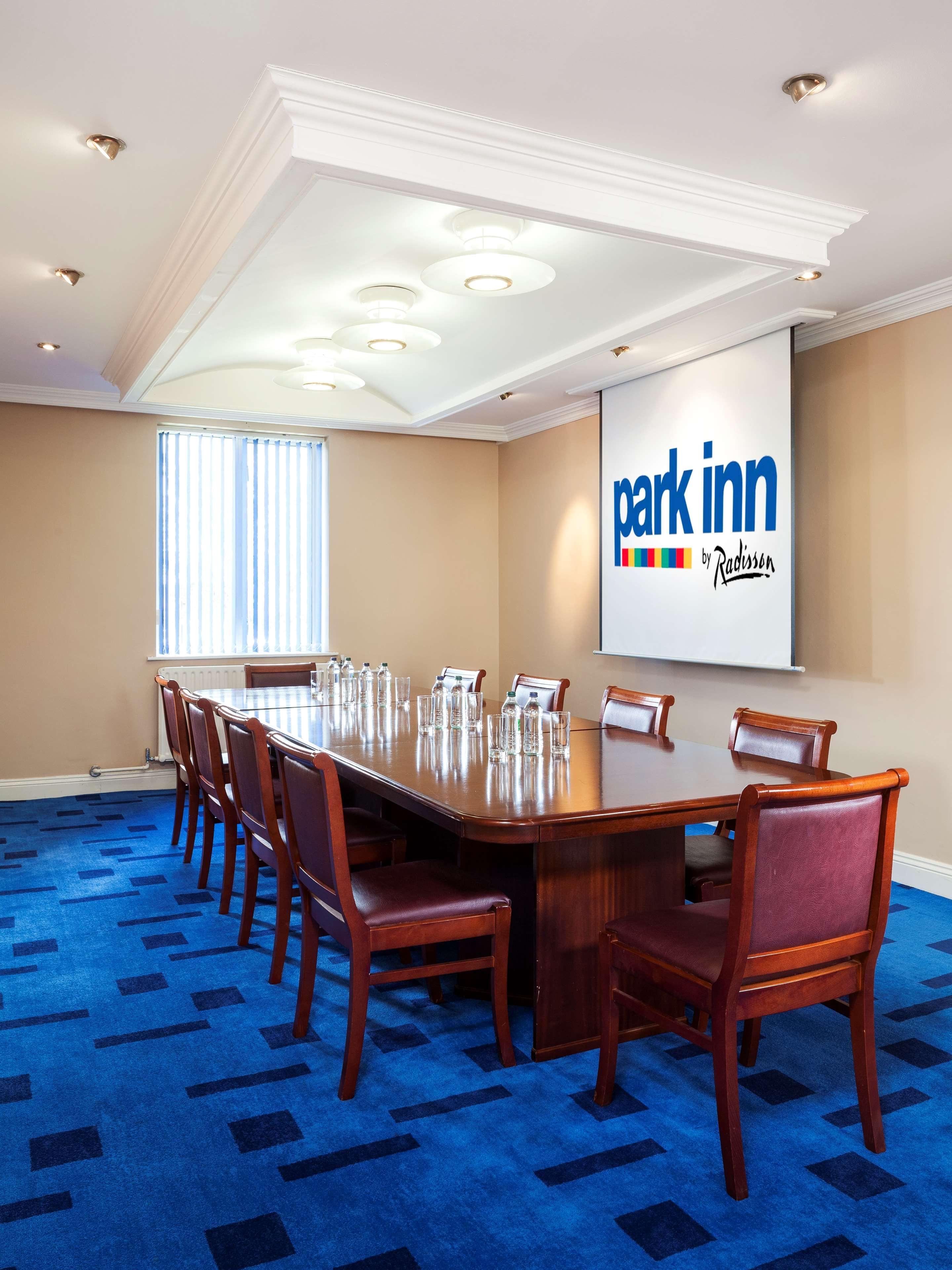 Park Inn By Radisson Shannon Airport ภายนอก รูปภาพ