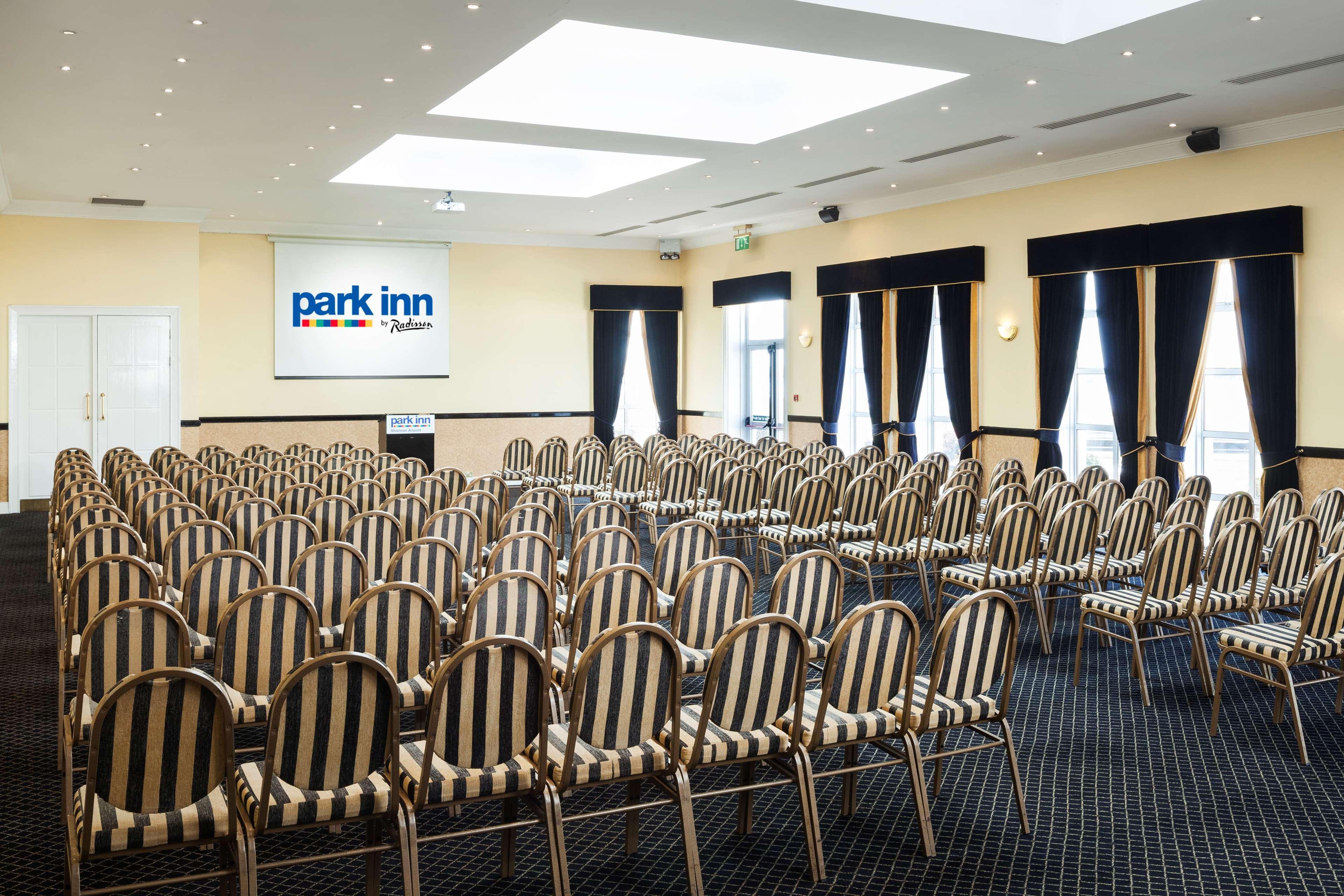 Park Inn By Radisson Shannon Airport ภายนอก รูปภาพ