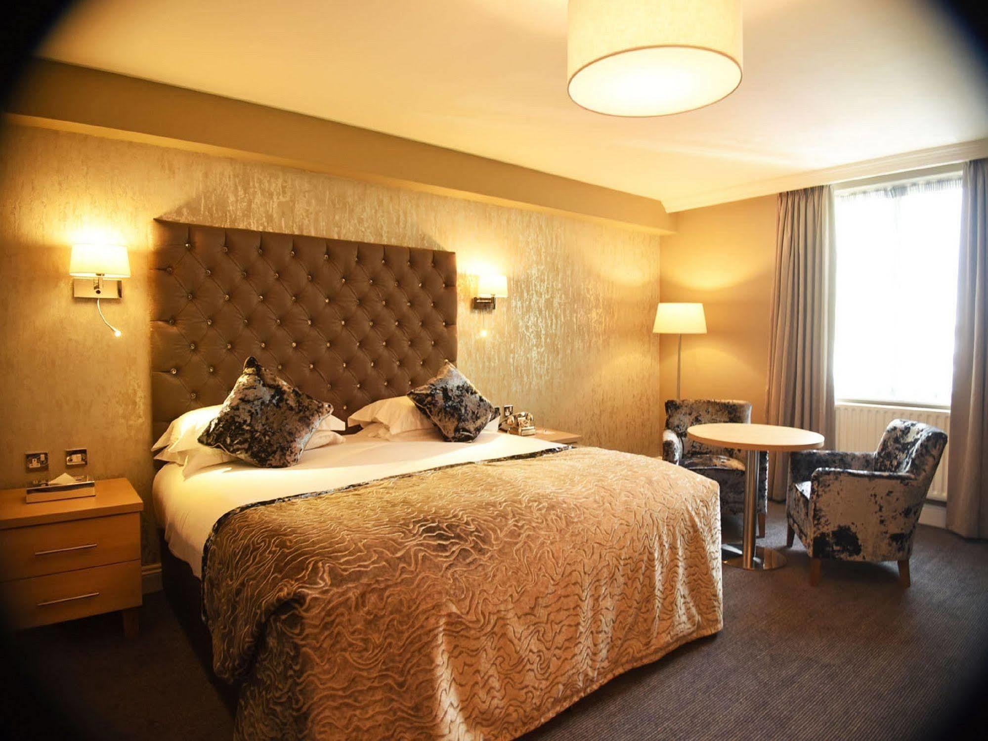 Park Inn By Radisson Shannon Airport ภายนอก รูปภาพ